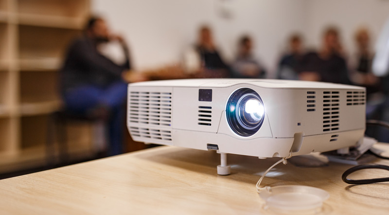 How to Connect a Laptop to a Projector (Video)