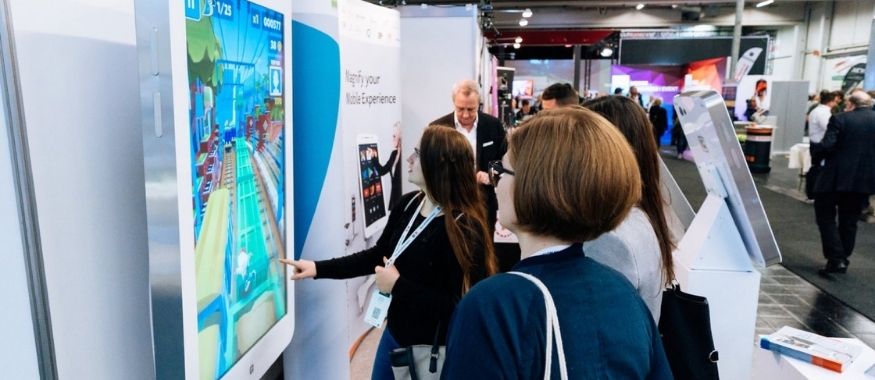 Giant Smartphone Rental for Trade Shows and Events