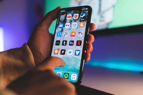 rent iphones with custom background and apps